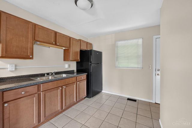 1910 Ashbrook Drive, Cincinnati, OH 45238