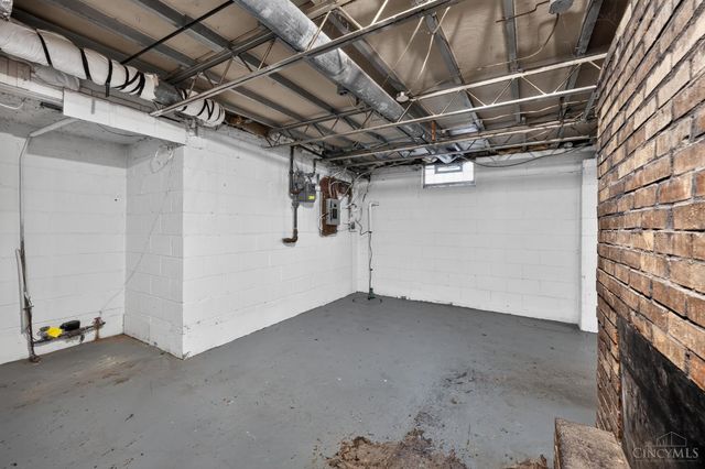 1910 Ashbrook Drive, Cincinnati, OH 45238