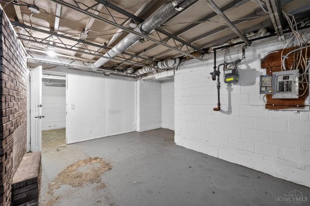 1910 Ashbrook Drive, Cincinnati, OH 45238