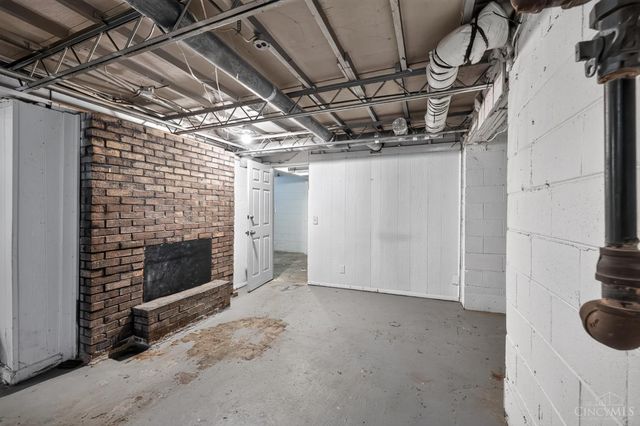 1910 Ashbrook Drive, Cincinnati, OH 45238