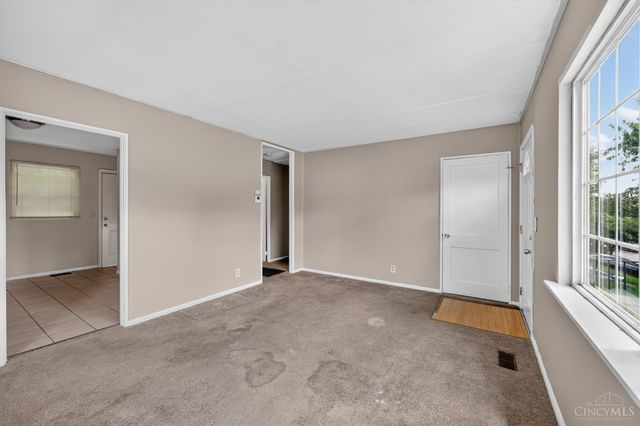 1910 Ashbrook Drive, Cincinnati, OH 45238