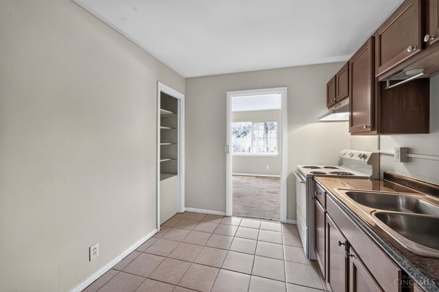 1910 Ashbrook Drive, Cincinnati, OH 45238