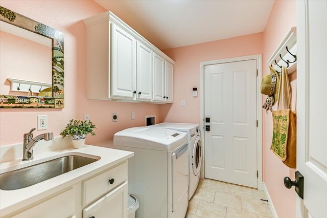 9225 Edwardson LN, Austin, TX 78749