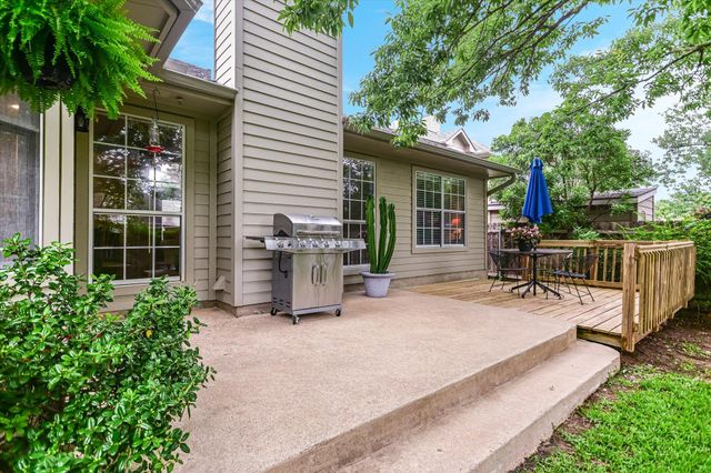 9225 Edwardson LN, Austin, TX 78749
