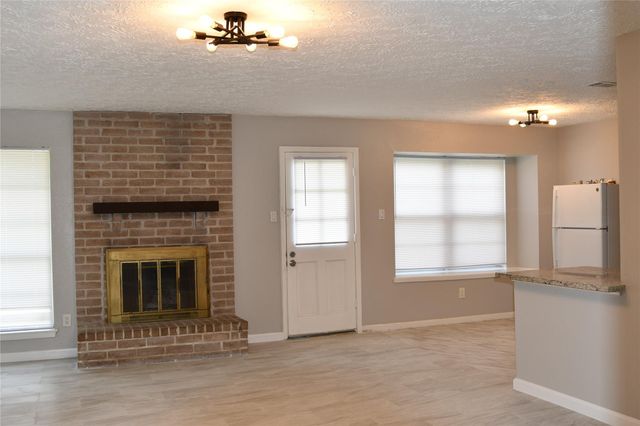 16818 Dutch Ridge Drive, Sugar Land, TX 77498