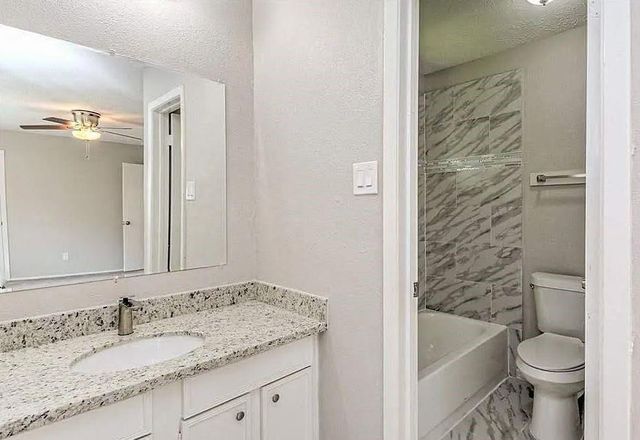 16818 Dutch Ridge Drive, Sugar Land, TX 77498