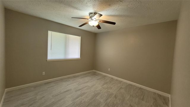 16818 Dutch Ridge Drive, Sugar Land, TX 77498