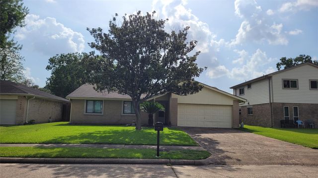 16818 Dutch Ridge Drive, Sugar Land, TX 77498