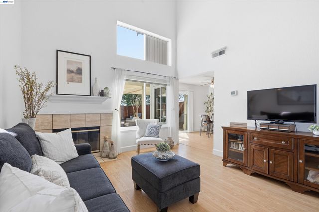 2013 Galloway Cmn, Livermore, CA 94551