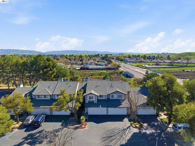 2013 Galloway Cmn, Livermore, CA 94551