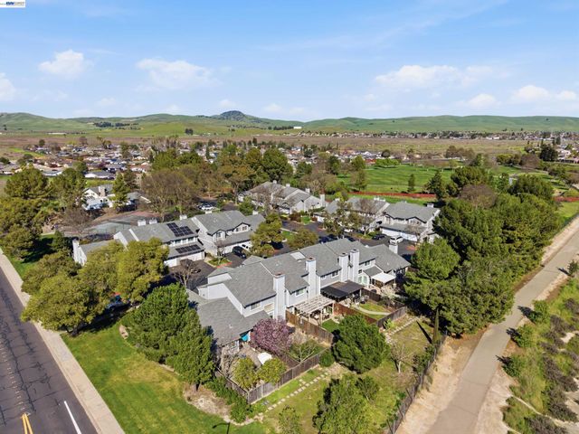 2013 Galloway Cmn, Livermore, CA 94551