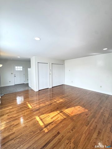 93 New Canaan Avenue 1A, Norwalk, CT 06850