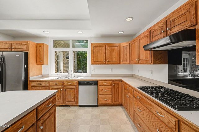 1021 Reaves Drive, Chapel Hill, NC 27516