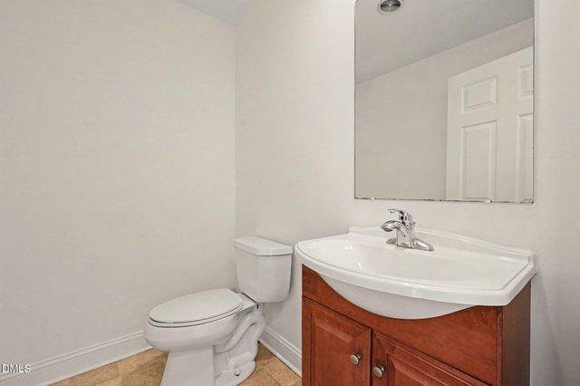 1021 Reaves Drive, Chapel Hill, NC 27516