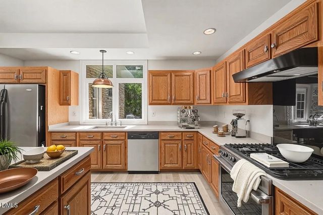 1021 Reaves Drive, Chapel Hill, NC 27516