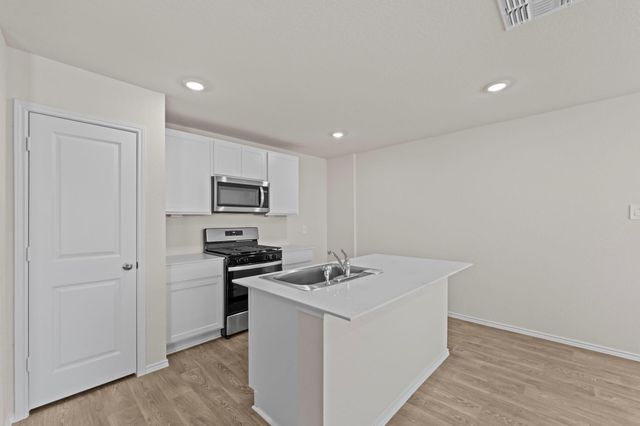 204 Varner WAY, Maxwell, TX 78656