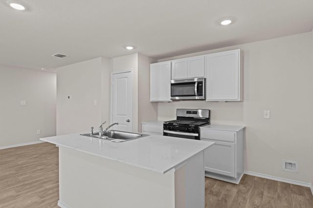 204 Varner WAY, Maxwell, TX 78656