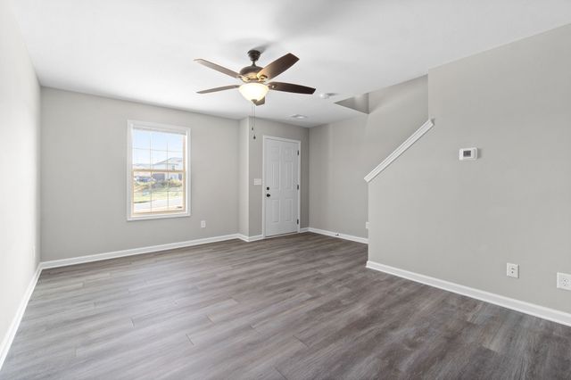 491 Palmer Dr Apt C, Clarksville, TN 37040