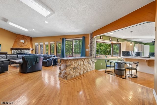 97 Amherst Ave, Woodbridge Twp., NJ 07067