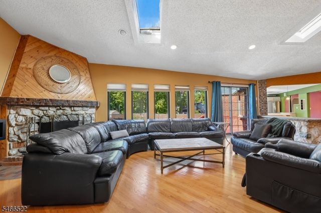 97 Amherst Ave, Woodbridge Twp., NJ 07067