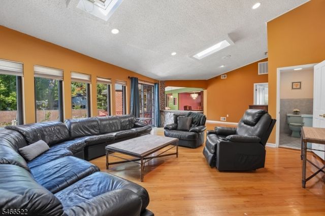 97 Amherst Ave, Woodbridge Twp., NJ 07067