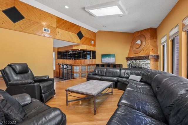 97 Amherst Ave, Woodbridge Twp., NJ 07067