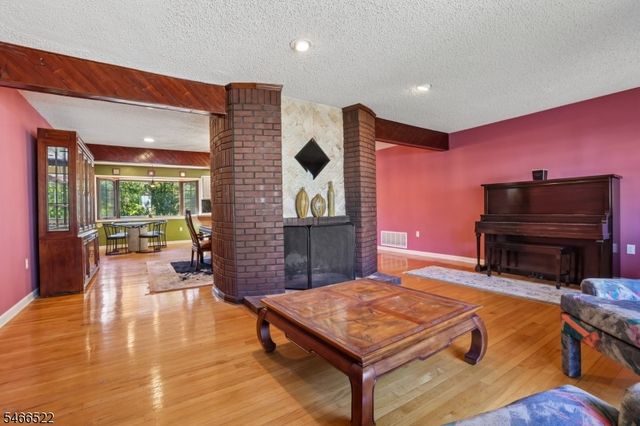 97 Amherst Ave, Woodbridge Twp., NJ 07067