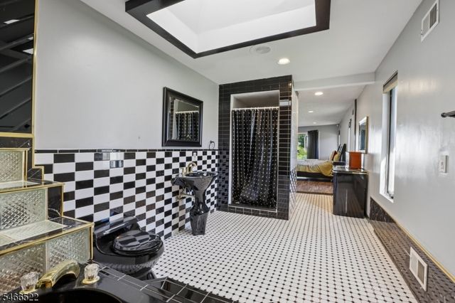 97 Amherst Ave, Woodbridge Twp., NJ 07067