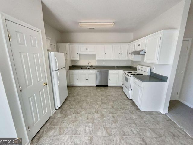 2421 Brianna Drive, Hampton, GA 30228