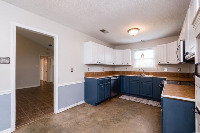 26 Wagon Wheel Ct, Little Rock, AR 72211