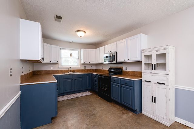26 Wagon Wheel Ct, Little Rock, AR 72211