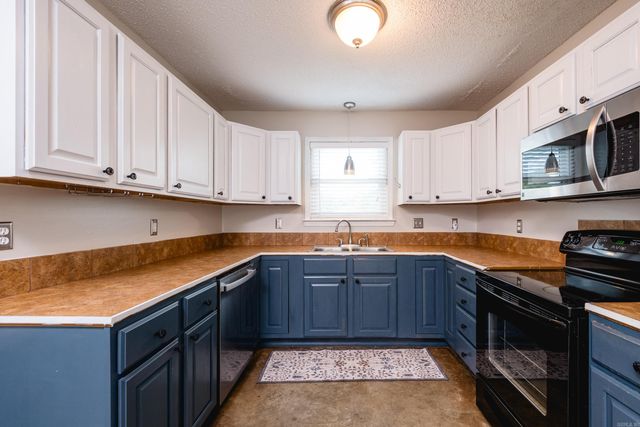 26 Wagon Wheel Ct, Little Rock, AR 72211