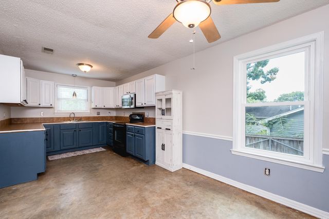 26 Wagon Wheel Ct, Little Rock, AR 72211