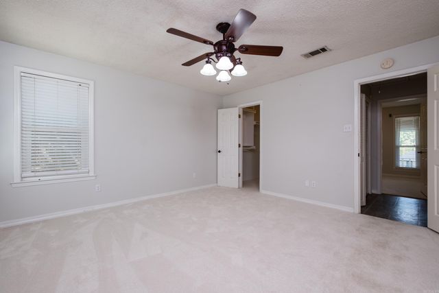 26 Wagon Wheel Ct, Little Rock, AR 72211