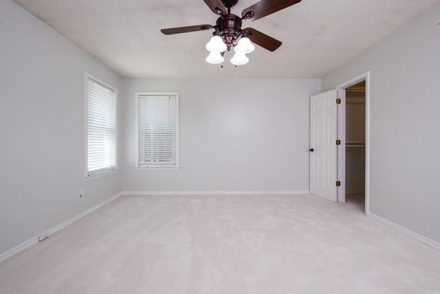 26 Wagon Wheel Ct, Little Rock, AR 72211