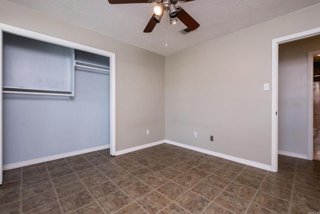 26 Wagon Wheel Ct, Little Rock, AR 72211
