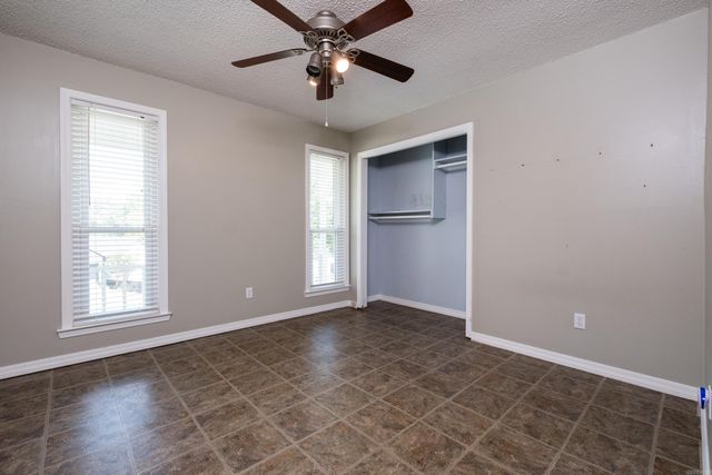 26 Wagon Wheel Ct, Little Rock, AR 72211