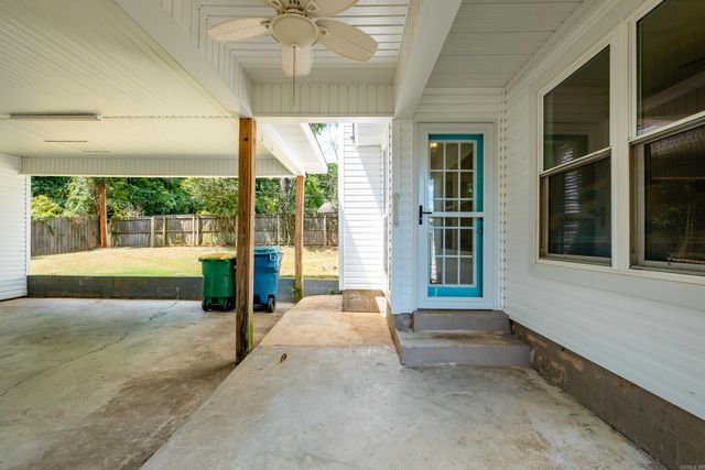 26 Wagon Wheel Ct, Little Rock, AR 72211