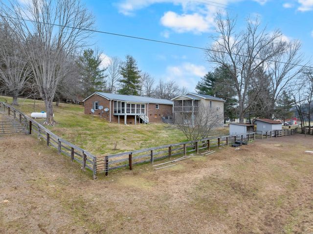 1220 Normandy Rd, Normandy, TN 37360