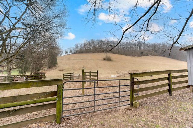 1220 Normandy Rd, Normandy, TN 37360