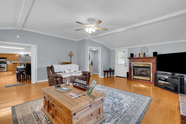 1220 Normandy Rd, Normandy, TN 37360