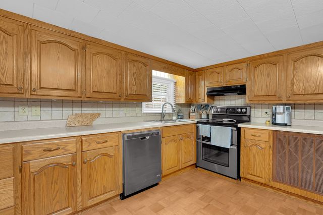 1220 Normandy Rd, Normandy, TN 37360