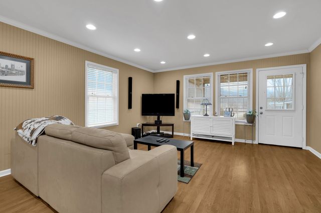 1220 Normandy Rd, Normandy, TN 37360