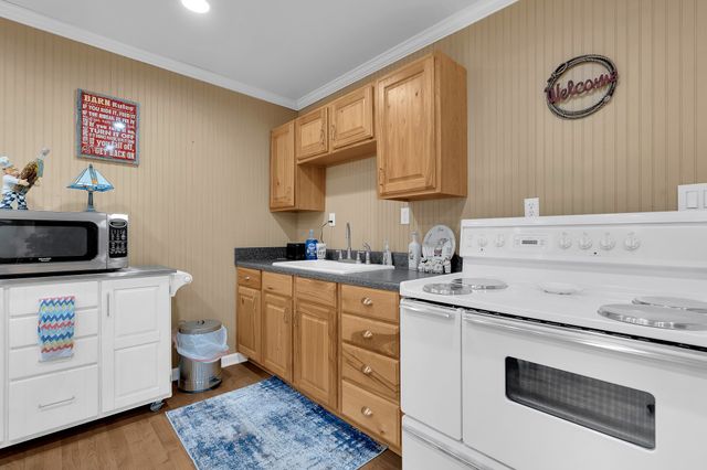 1220 Normandy Rd, Normandy, TN 37360