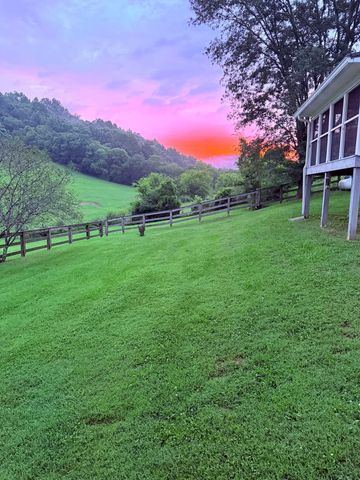 1220 Normandy Rd, Normandy, TN 37360