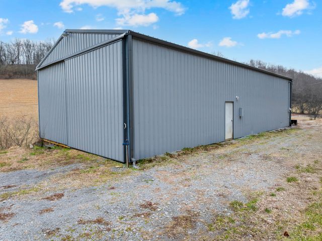 1220 Normandy Rd, Normandy, TN 37360