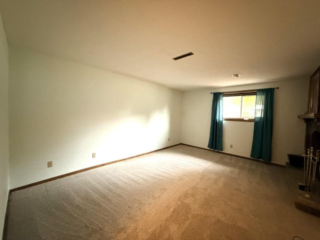 2870 Wayland Court, Eau Claire, WI 54703