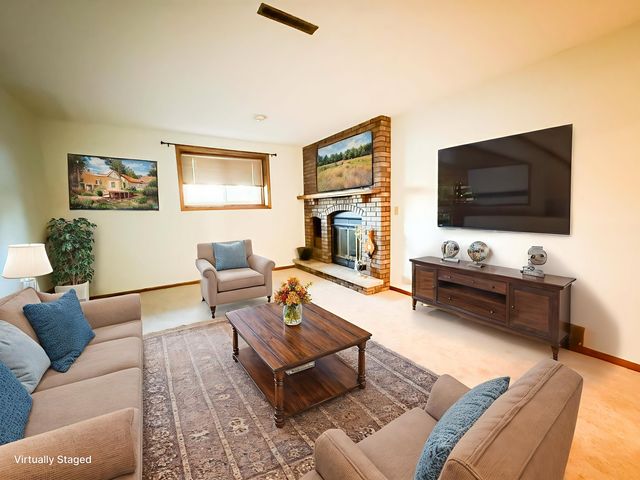 2870 Wayland Court, Eau Claire, WI 54703