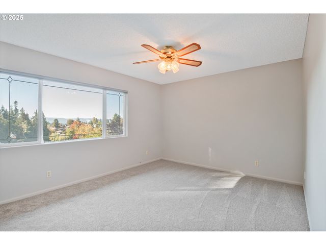 2012 SUNRISE St, Kelso, WA 98626