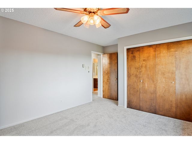 2012 SUNRISE St, Kelso, WA 98626